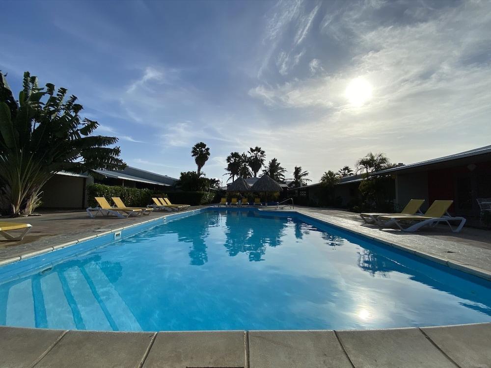 Aruba Blue Village Hotel And Apartments 팜비치 외부 사진