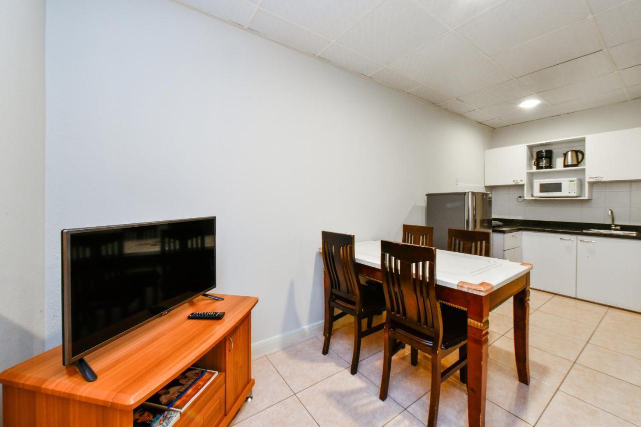 Aruba Blue Village Hotel And Apartments 팜비치 외부 사진
