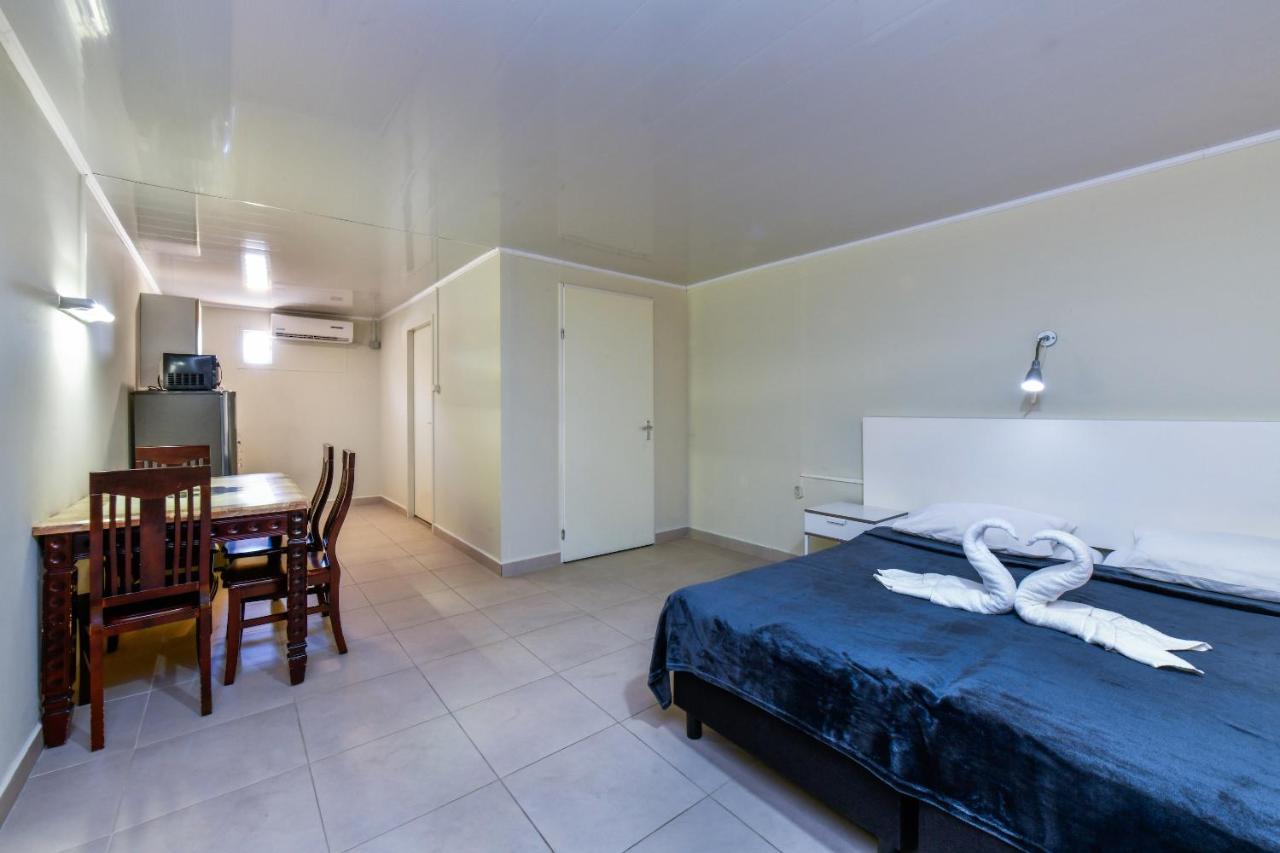 Aruba Blue Village Hotel And Apartments 팜비치 외부 사진