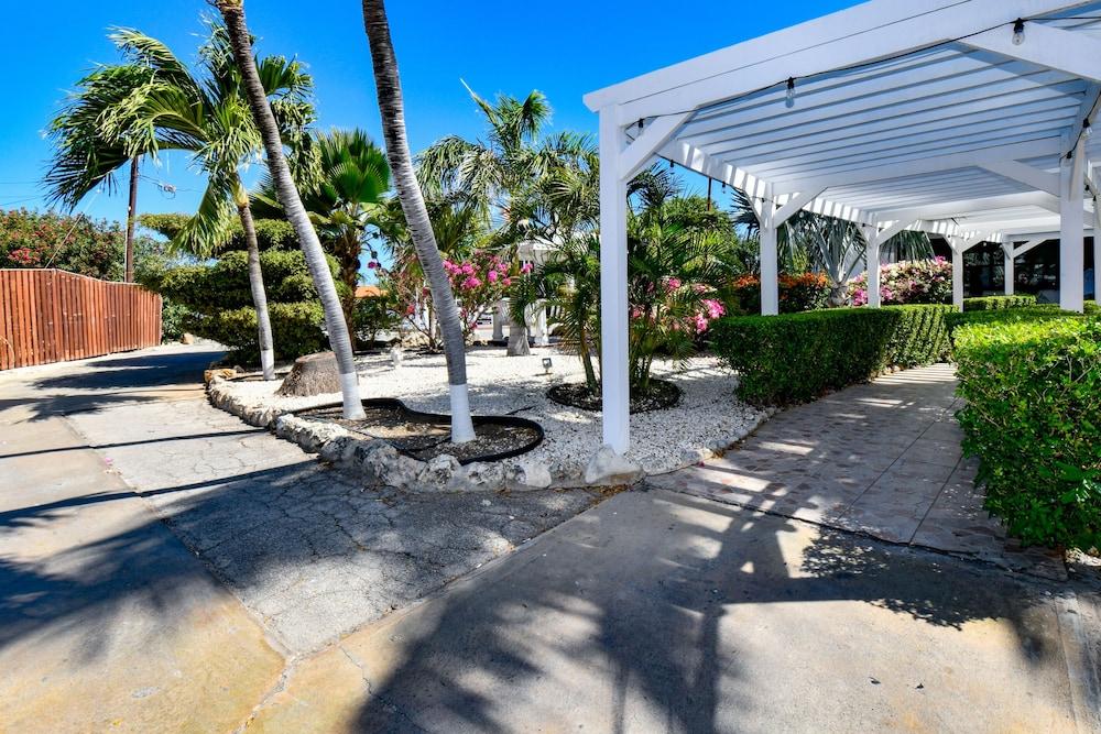 Aruba Blue Village Hotel And Apartments 팜비치 외부 사진