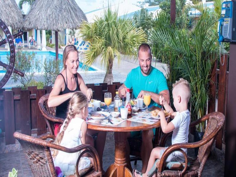 Aruba Blue Village Hotel And Apartments 팜비치 외부 사진